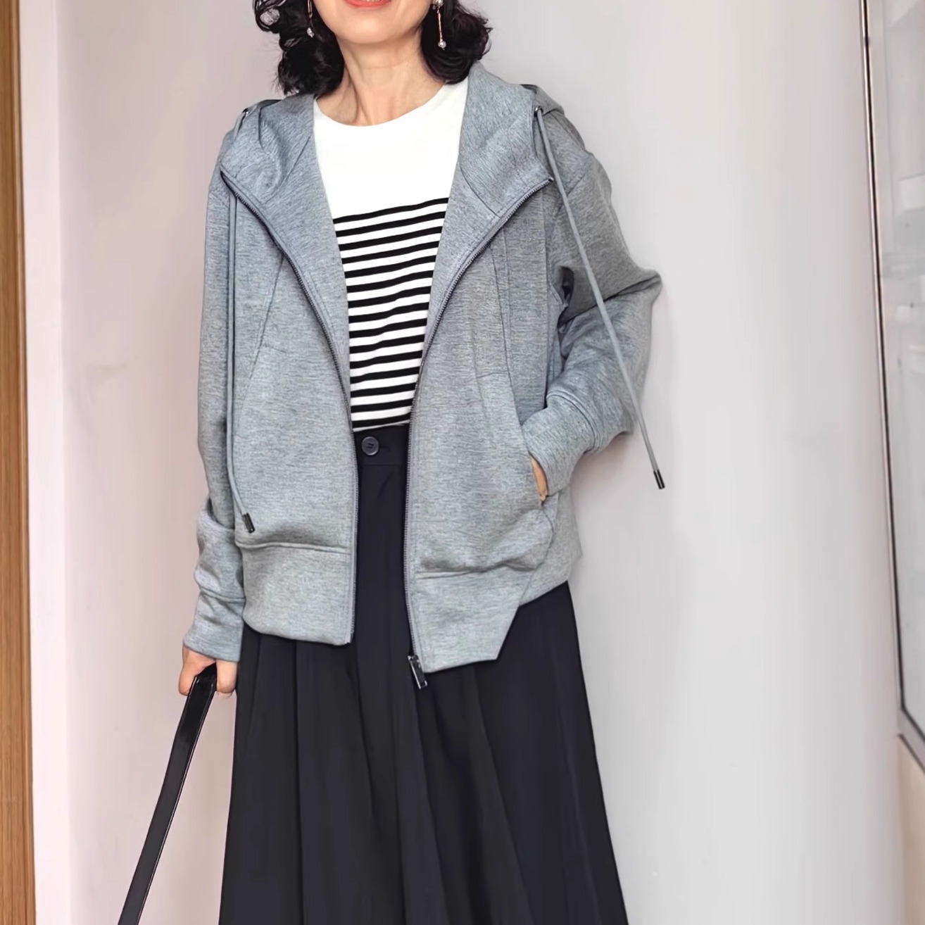 绿袖子温柔松驰高级灰连帽卫衣垂顺大码宽松