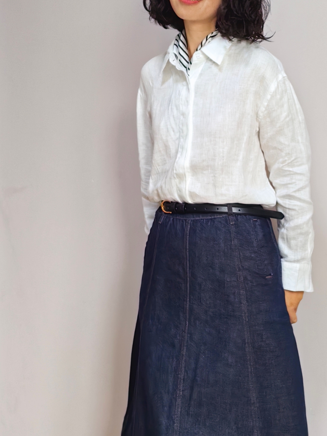 简约亚麻品质白衬衫打底叠穿