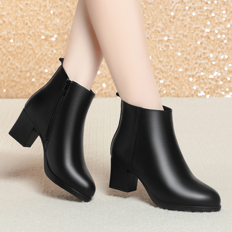 妈妈鞋短靴休闲百搭秋冬软皮靴子女单靴软底粗跟棉鞋中跟加绒皮鞋