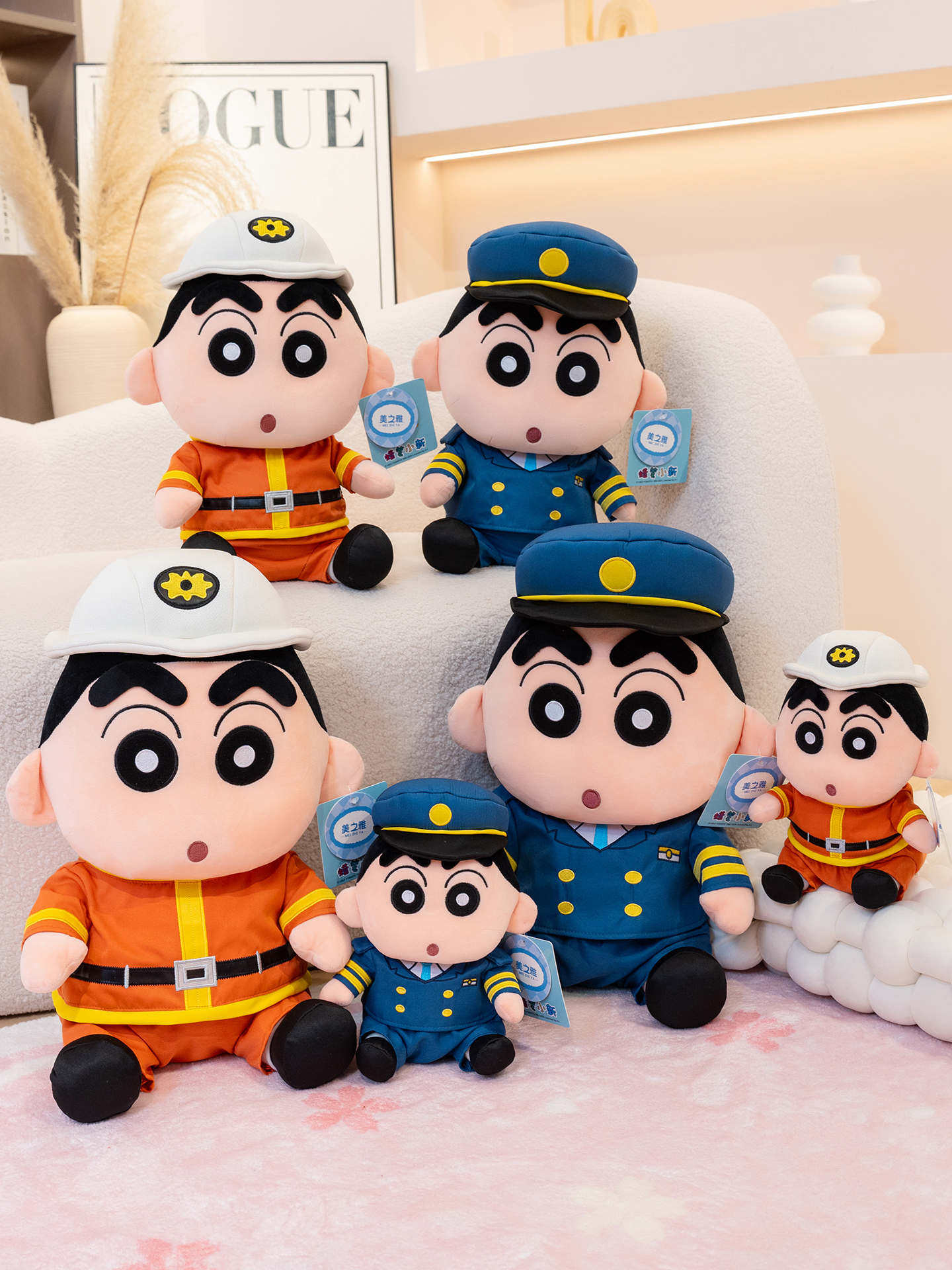 可爱制服蜡笔小新公仔毛绒玩具玩偶睡觉抱枕女生娃娃儿童生日礼物