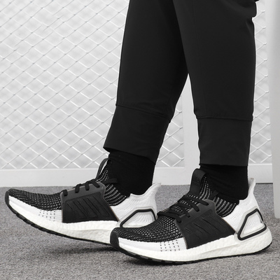 Adidas/阿迪达斯女子跑步鞋