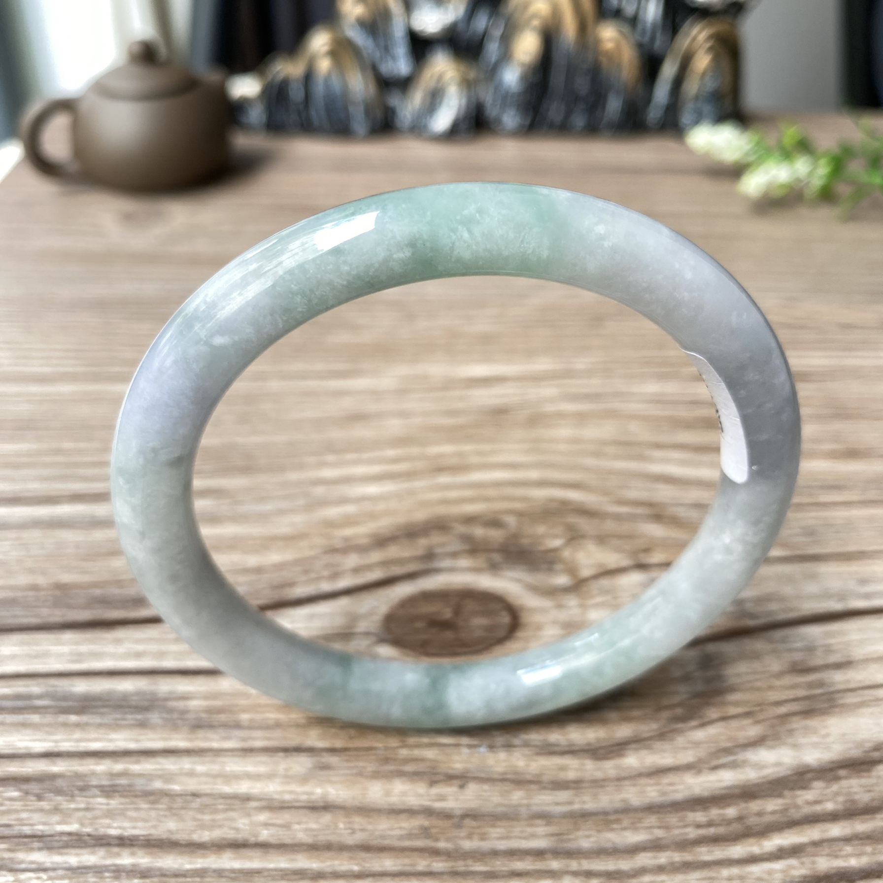 翡翠手镯61mm春带彩绿色圆条