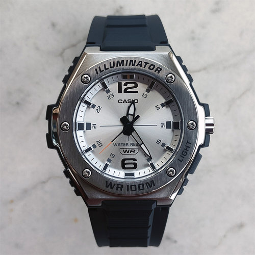 卡西欧男黑武士防水石英表