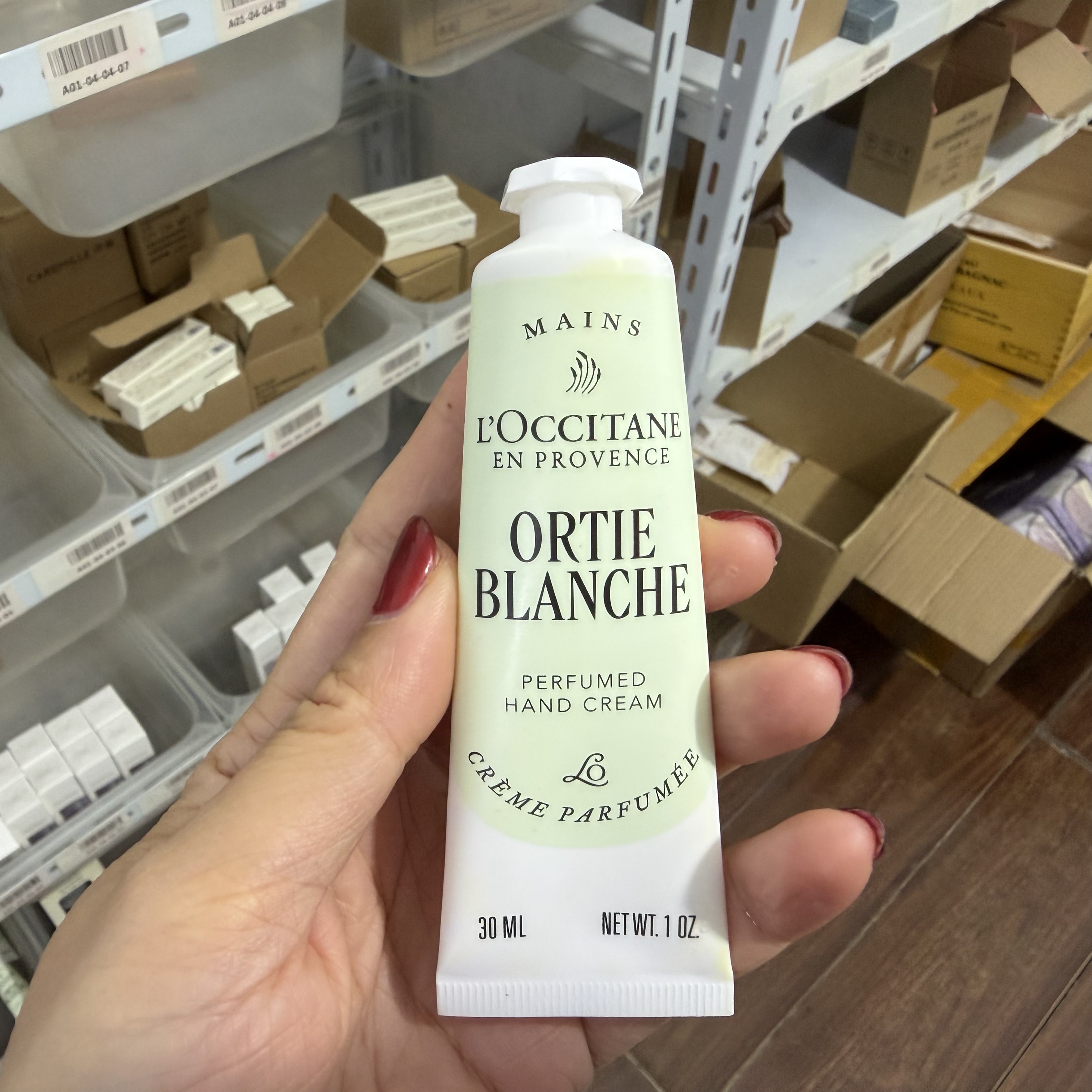 国内现货 买二减5 欧舒丹护手霜30ml 乳木果 橙花 薰衣草 山楂花