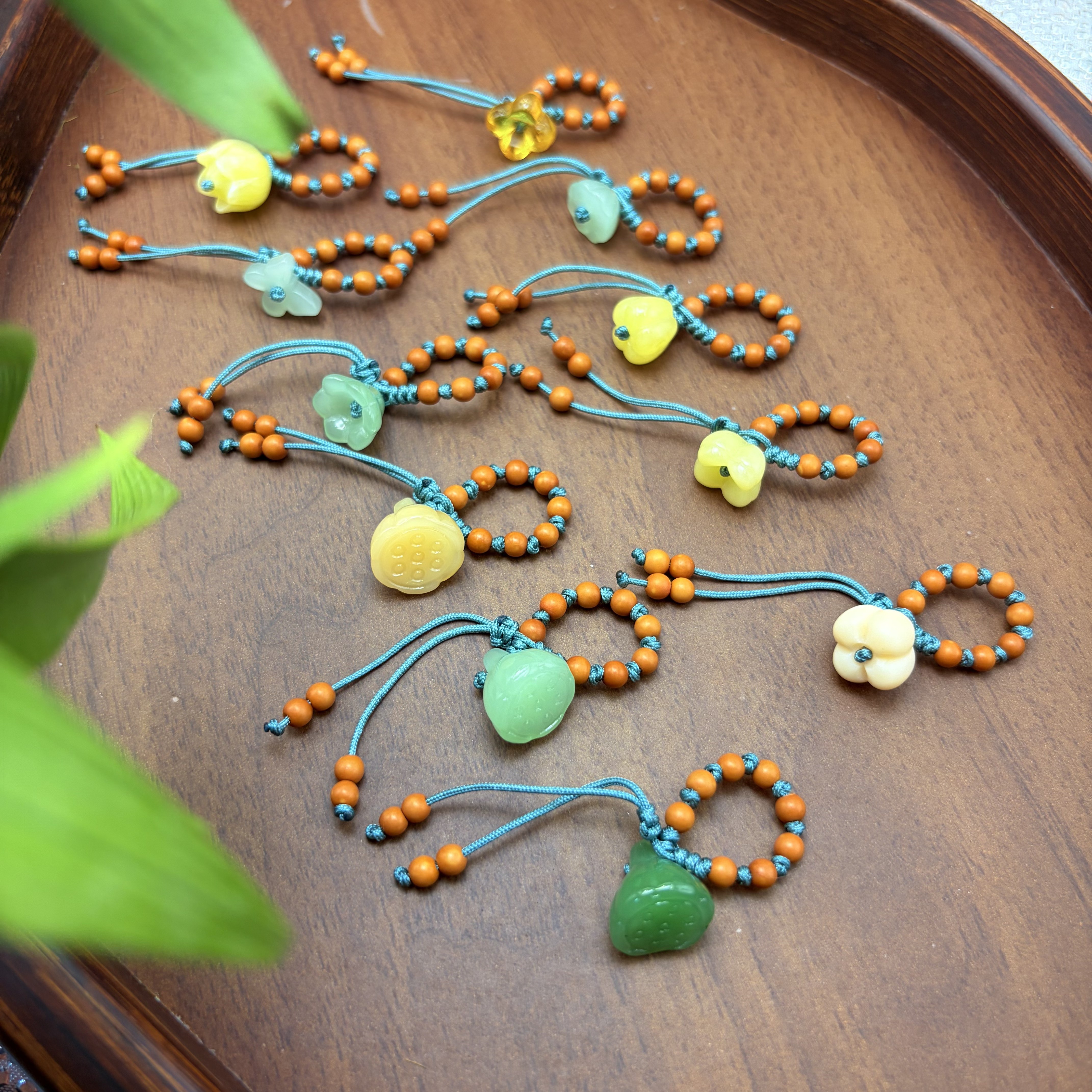 多色琉璃莲蓬提溜仿蜜蜡铃兰花手串侧挂项链坠diy橄榄核跑环包挂