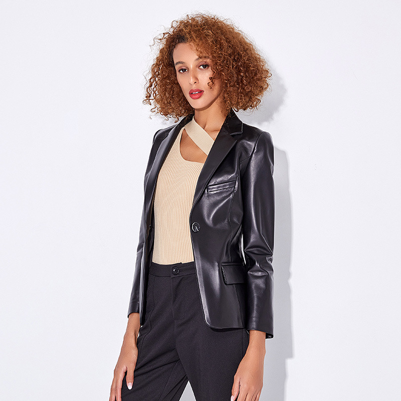 诺贝妮娜2025秋季新款机车夹克小西装外套真皮绵羊皮皮衣女