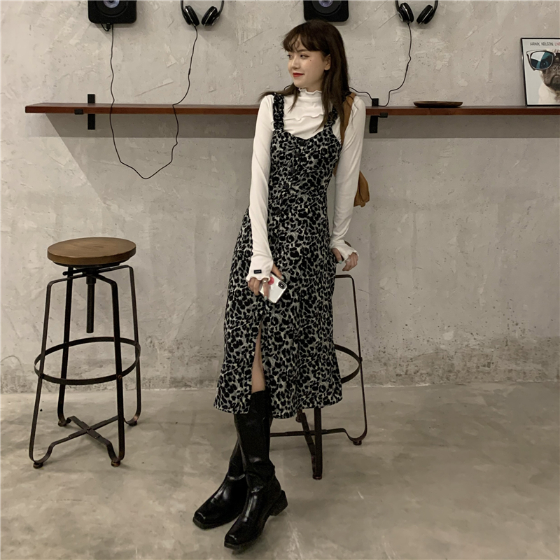 Real price shooting high collar finger sleeve long sleeve bottoming shirt + retro careful machine leopard print suspender skirt set