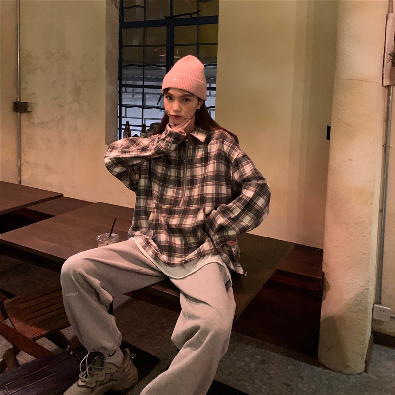 ! Real price, real shot, fashionable and versatile plaid sweater coat