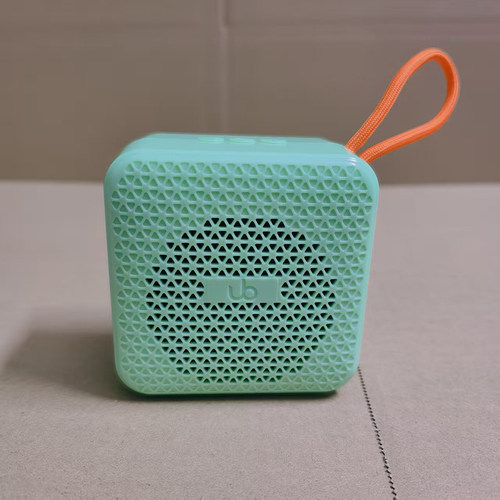 简约小型便捷式蓝牙音响大大音量