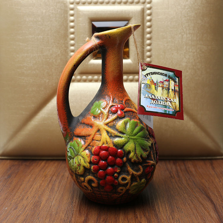 格鲁吉亚手工陶瓶750毫升红酒