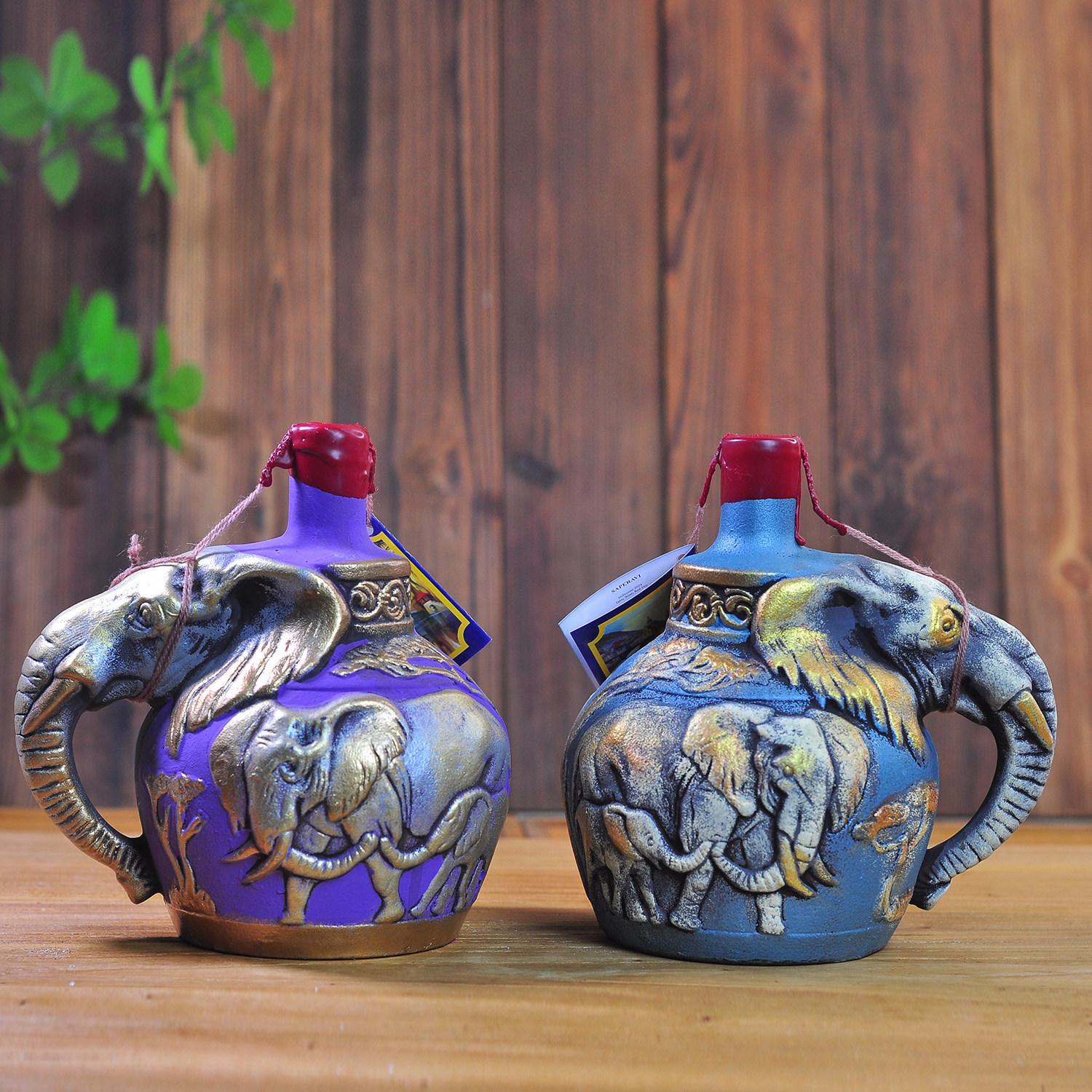 格鲁吉亚陶罐红酒原瓶进口1升干红立体浮雕工艺节日礼品聚会摆饰