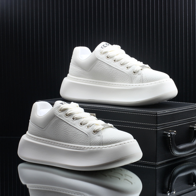 高级感潮牌时尚休闲板鞋男小白鞋