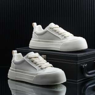 高级感潮牌时尚百搭休闲小白鞋男款板鞋2026春季新款厚底增高男鞋