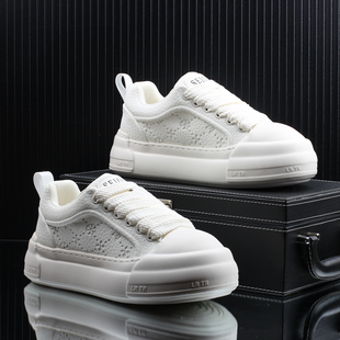 2026春季新款高级感潮牌简约厚底休闲板鞋男款百搭时尚增高小白鞋