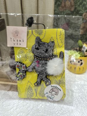 国现，日本手作合集-皆川明猫咪白毛球胸针，总高约7.5厘米