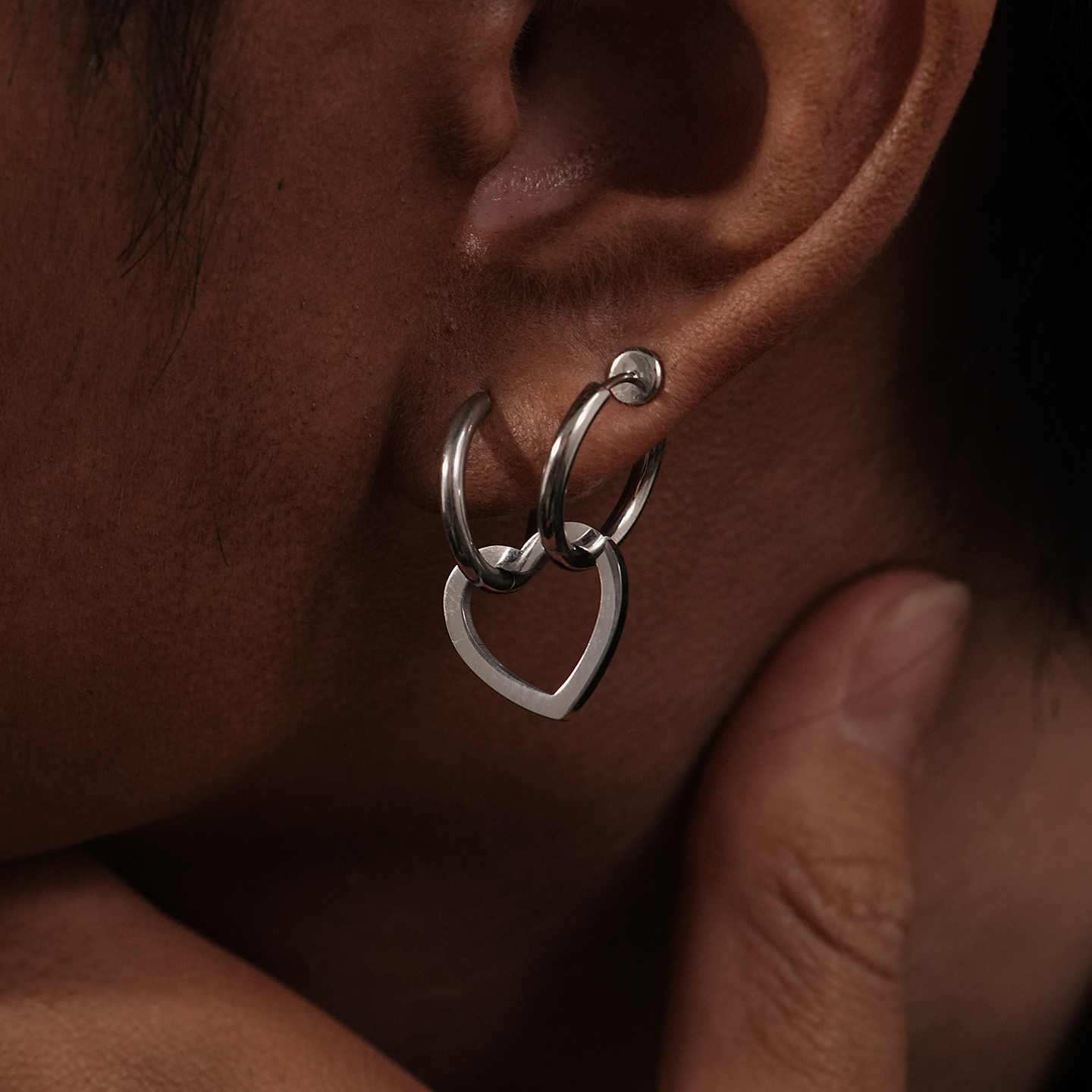 银色双圆环一体镂空爱心耳环耳夹