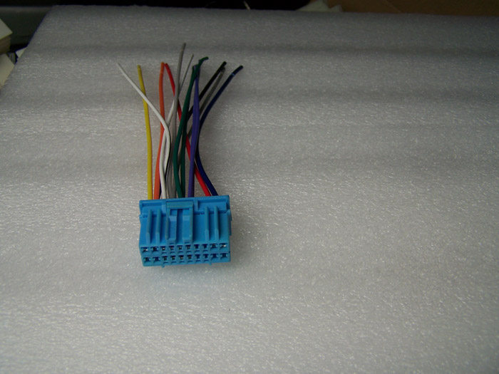 飞度景程新奥拓新凯越宝骏海马海福星雨燕汽车载CD机电源喇叭尾线