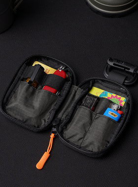 DOOMGEAR竖向迷你白洞收纳包XPAC大力马考杜拉对开多功能卡包机能