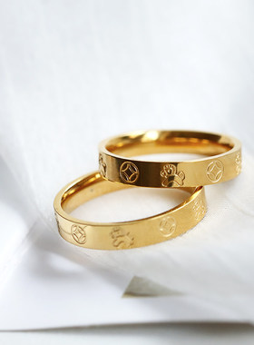 本命年钛钢18k金色马上有钱小马钱币情侣戒指不褪色光面素圈指环