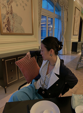 A Bow意大利进口精仿羊毛/复古白色嵌边领smoking西装外套女质感