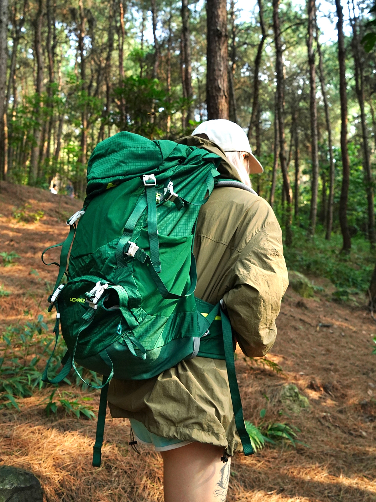 《自然复兴》户外徒步露营悬浮背负防水双肩背包50l大容量登山包