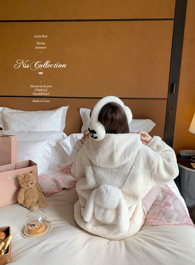 NSS COLLECTION“奶油兔兔”宽松保暖上衣女冬新款连帽羊羔毛外套