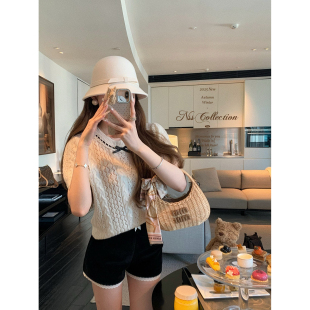 花边黑色丝绒短裤 拿手miu系组套 蝴蝶结针织上衣 COLLECTION NSS