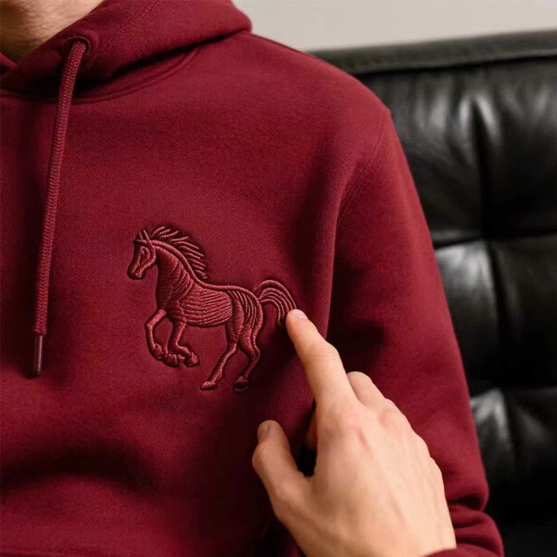 仓树一石潮牌秋冬款加绒连帽刺绣酒红色卫衣男2026马年本命年衣服