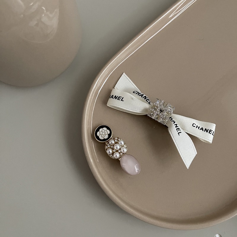 ins小香风珍珠刘海水钻复古边夹