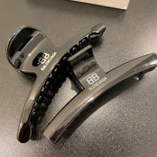 简约黑色高级感双B字母抓夹小红书网红同款鲨鱼夹发抓气质发夹