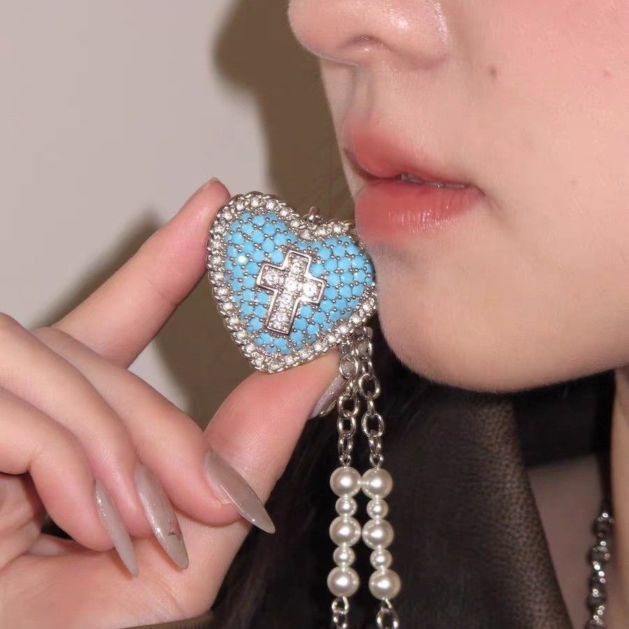 甜酷个性Vintage中古仿蓝松石满钻爱心十字架爱心项链颈饰,珠宝/钻石/翡翠,合成碳硅石颈饰,淘宝优惠券,粉丝福利购,淘宝优惠卷