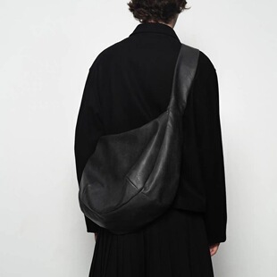 PURE2MOTTLEDHOBOBAG水洗斑驳斜挎打褶皮质流浪包