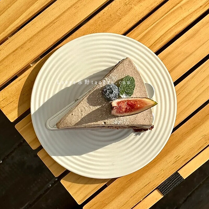 简约ins螺纹陶瓷甜品盘