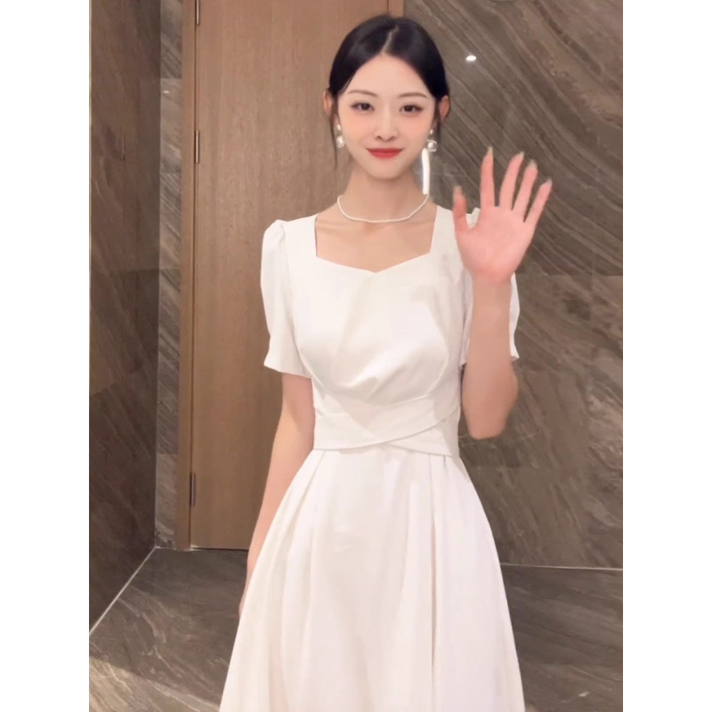 白色领证登记小礼服女小众气质法式方领连衣裙日常可穿夏季