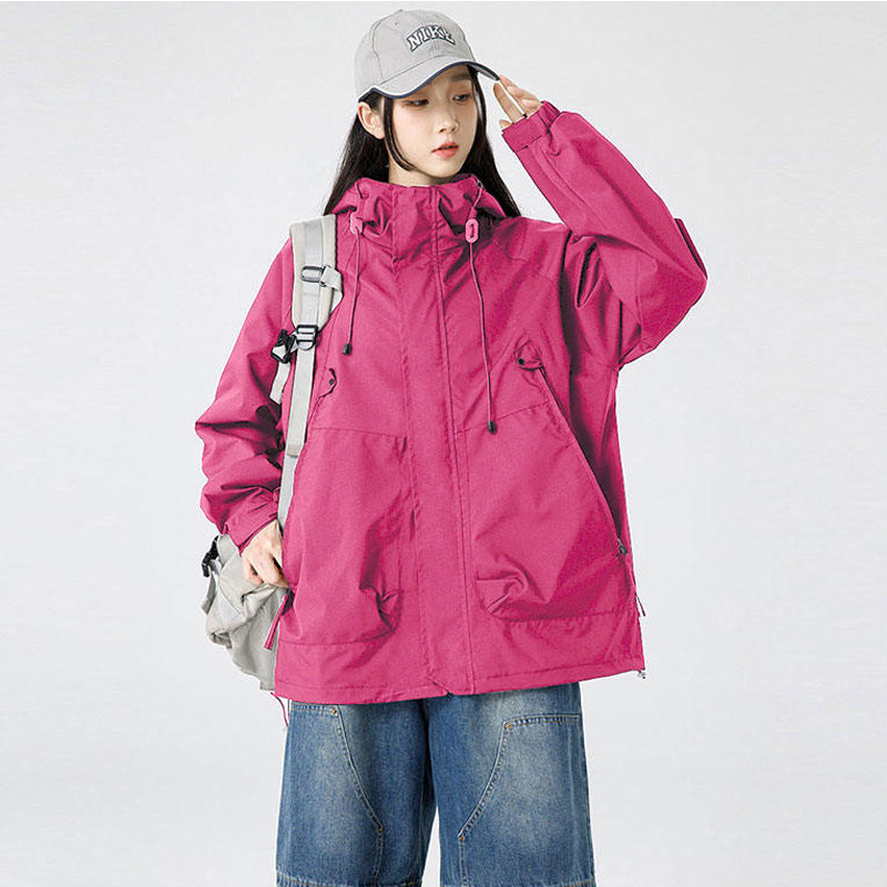 冲锋衣外套女春季新款胖mm大码宽松防风防水户外登山连帽夹克上衣