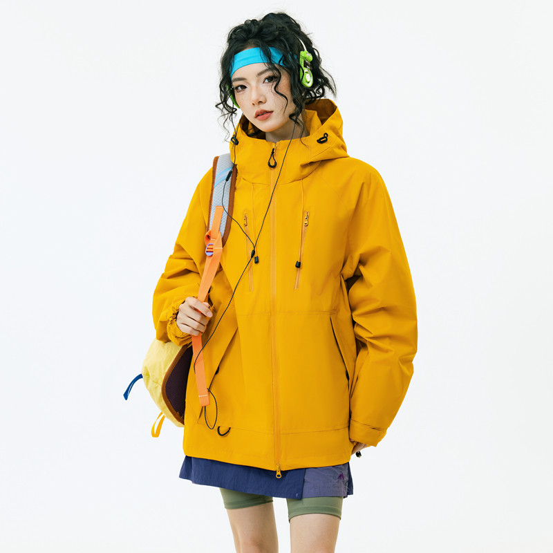 三合一户外冲锋衣外套女秋冬新款胖mm大码宽松防水连帽登山服夹克