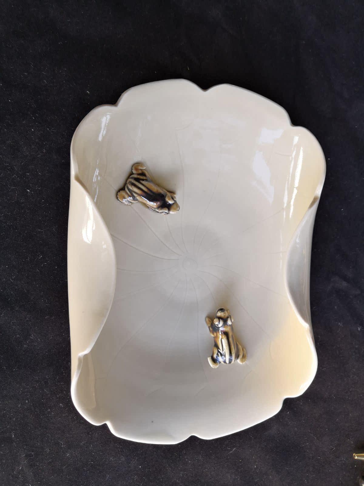 阅古斋定瓷定窑传统工艺手工制作煤窑白釉荷叶青蛙笔洗文房四宝