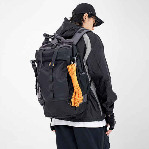 双肩包日本户外出游潮牌机能旅行包轻量化背包登山男女旅行电脑包 - 封面