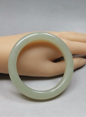 特价天然和田玉手镯56mm圈口玉镯