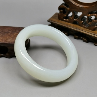 22年老店天然和田玉羊脂玉手镯56mm圈口玉镯编号5661