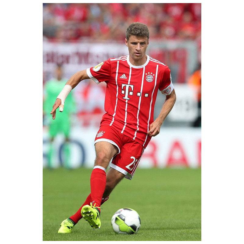 穆勒海报拜仁俱乐部足球球星明星餐厅挂图宿舍墙贴饭店酒吧装饰画