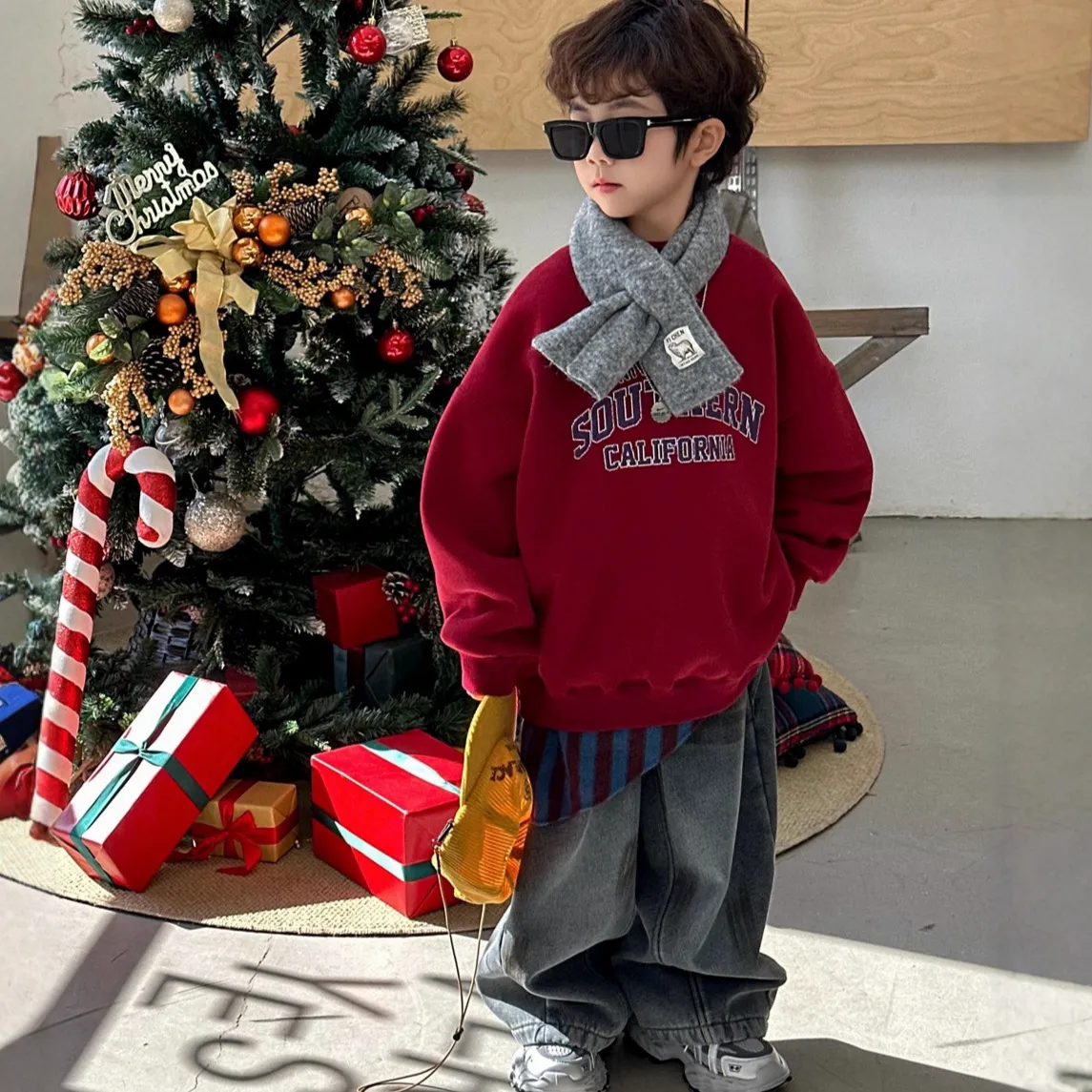儿童字母印花新年红色加绒加厚圆领套头卫衣冬季男童休闲保暖上衣