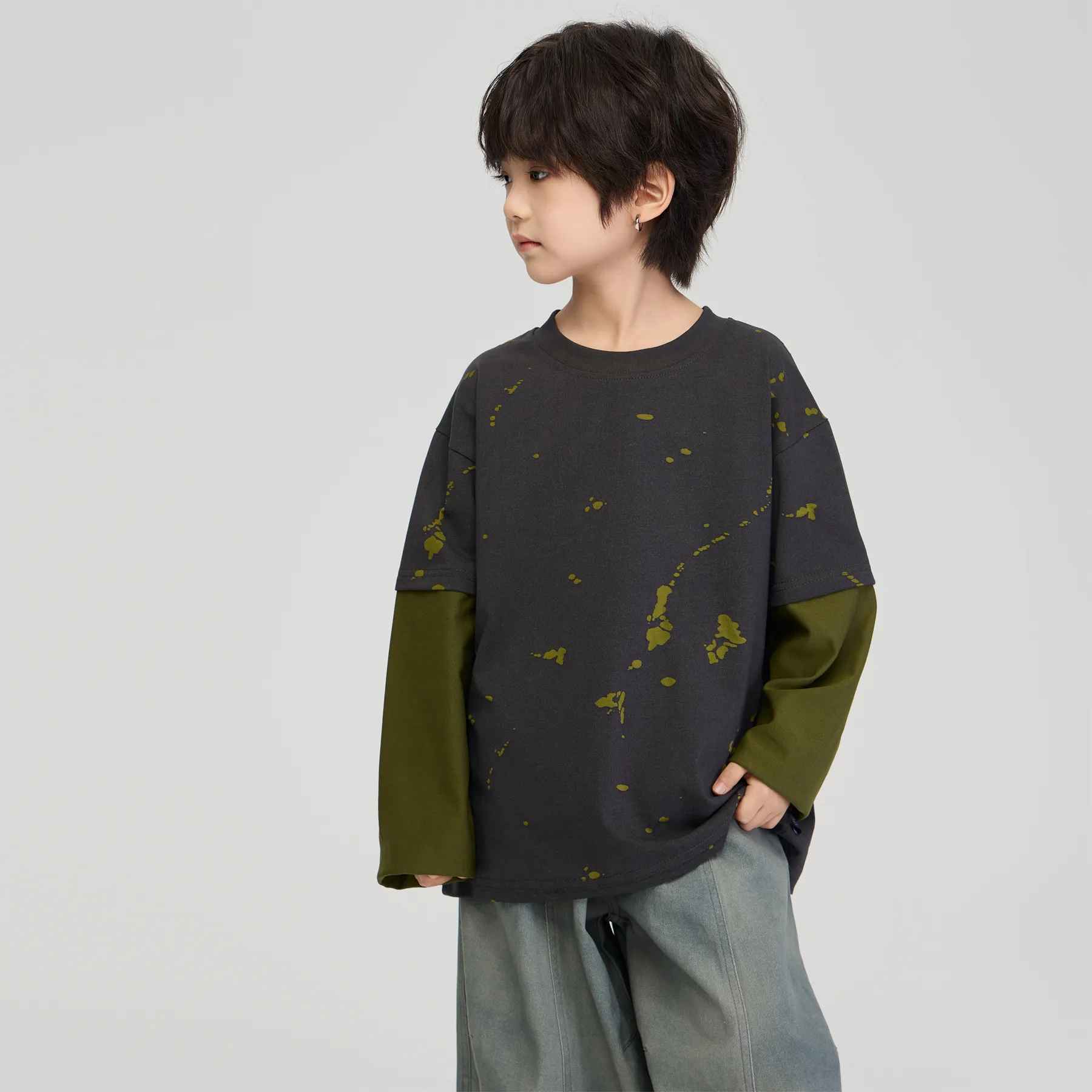 儿童洋气撞色假两件圆领长袖打底衫潮2025秋新款男童休闲T恤上衣