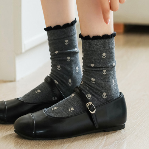 miu里miu气郁金香高级质感花边袜