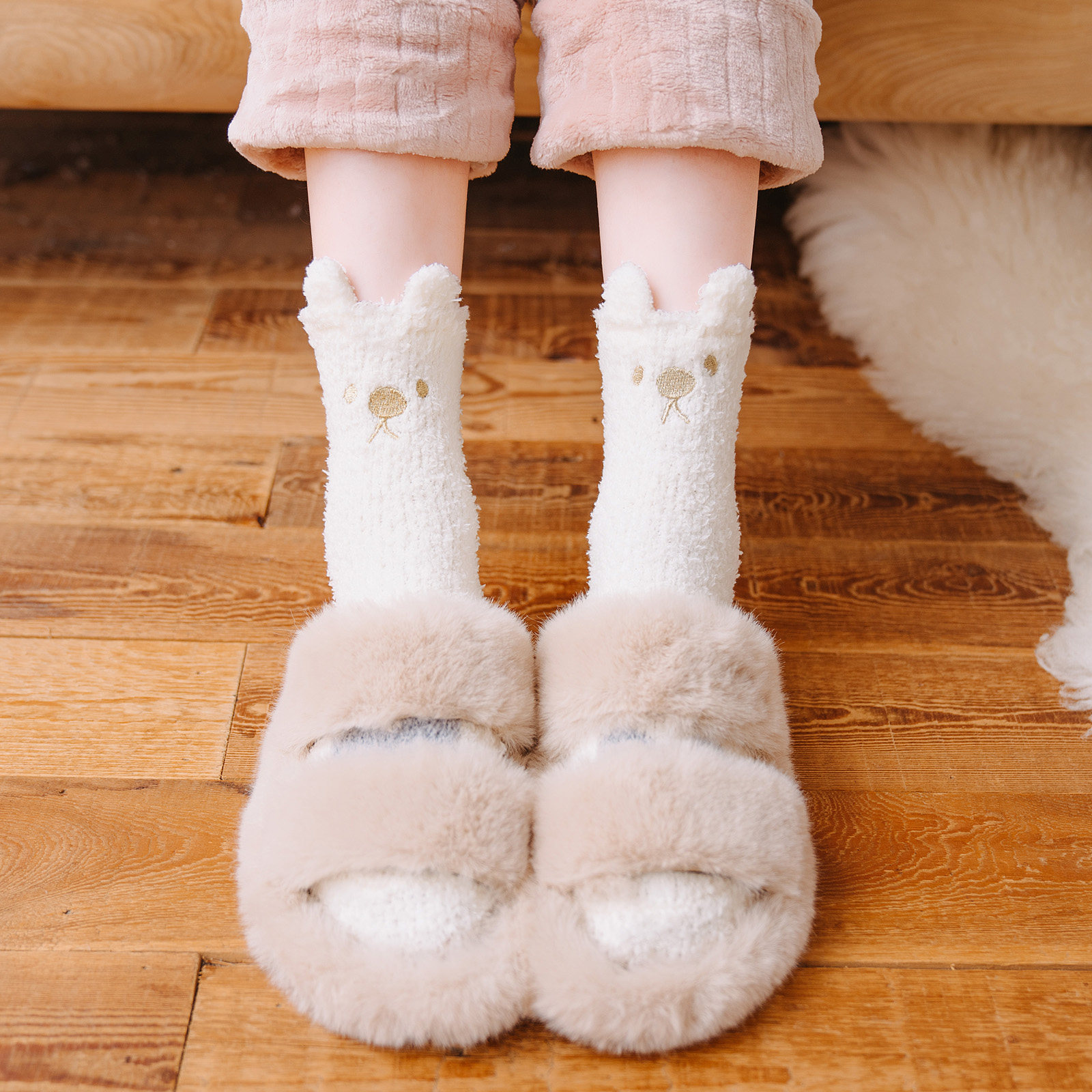 【可爱珊瑚绒中筒袜】可爱睡眠袜