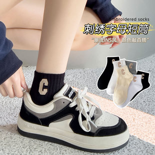 黑色字母刺绣袜子女秋冬款 短袜运动袜纯棉袜短筒ins潮网红中筒袜