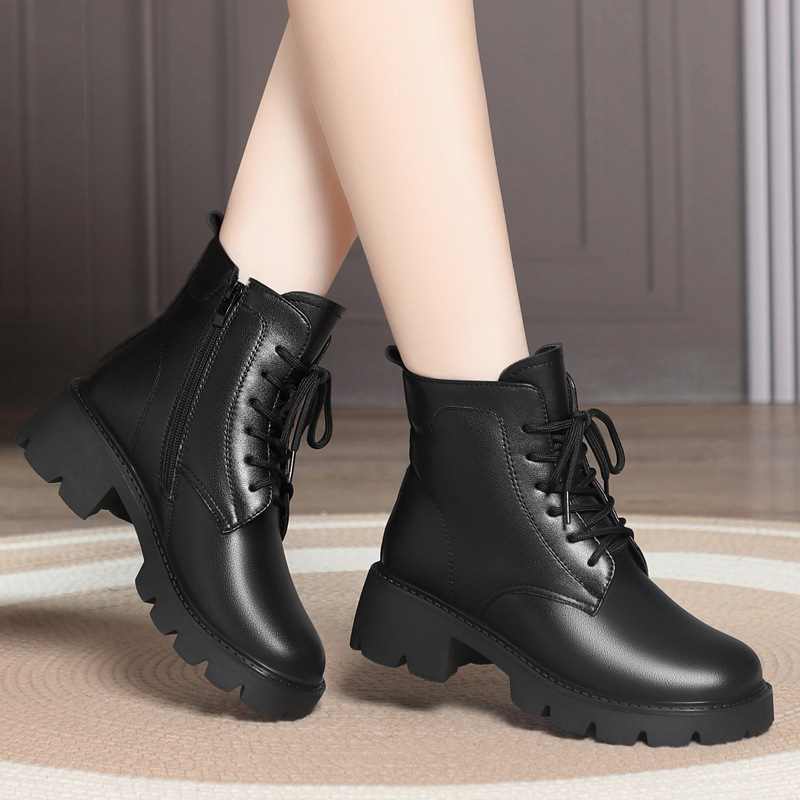 2025软皮雪地靴羊毛马丁靴女短靴中跟加绒新款棉鞋舒适粗跟女靴