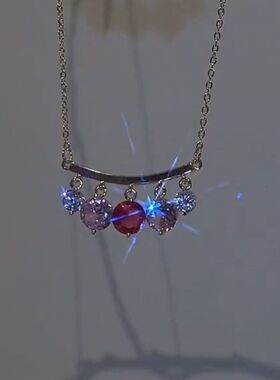 流光溢彩石榴红项链女短款网红百搭锁骨链不褪色个性设计感吊坠潮