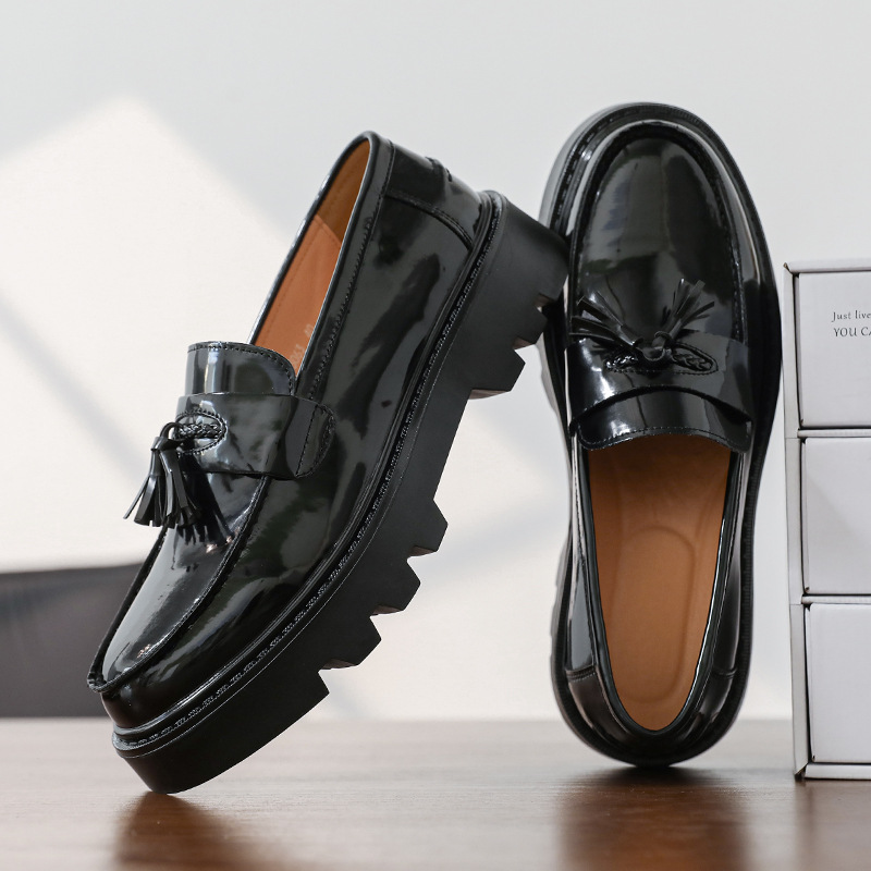 英伦流苏小皮鞋男鞋服务业正装搭配制服板鞋光面百搭防滑上班鞋子