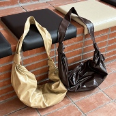 纸牛皮牛角包褶皱纸感牛皮斜挎包中性简约设计师款 轻便慵懒风男女